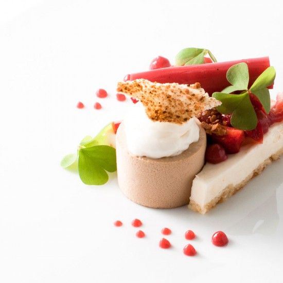 Rezeptbild: erdbeere | kaffeeparfait | frischkäsemousse | 43er espuma