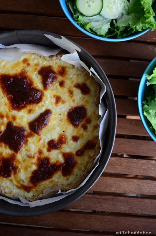 Rezeptbild: Liestaler Käsewähe mit Salat und cremigem Zitronendressing