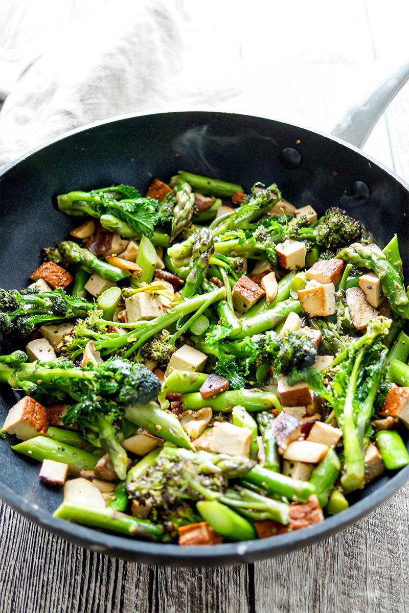 Rezeptbild: Wok-Gemüse-Pfanne mit geräuchertem Tofu
