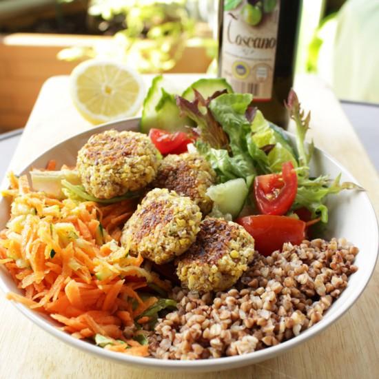 Rezeptbild: Falafel Buchweizen Buddha Bowl