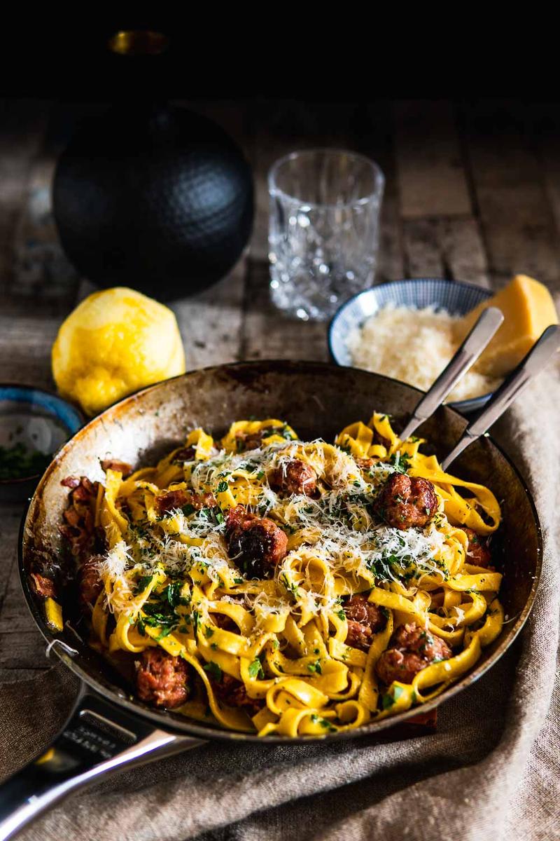 Rezeptbild: Carbonara mit Salsiccia und Zitrone