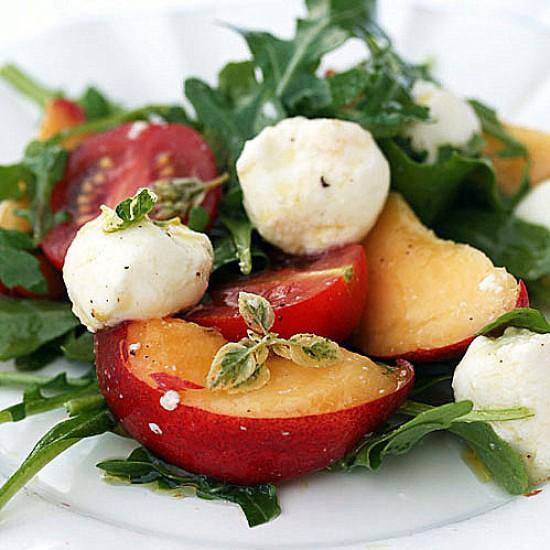 Rezeptbild: Rucolasalat mit Pfirsichen