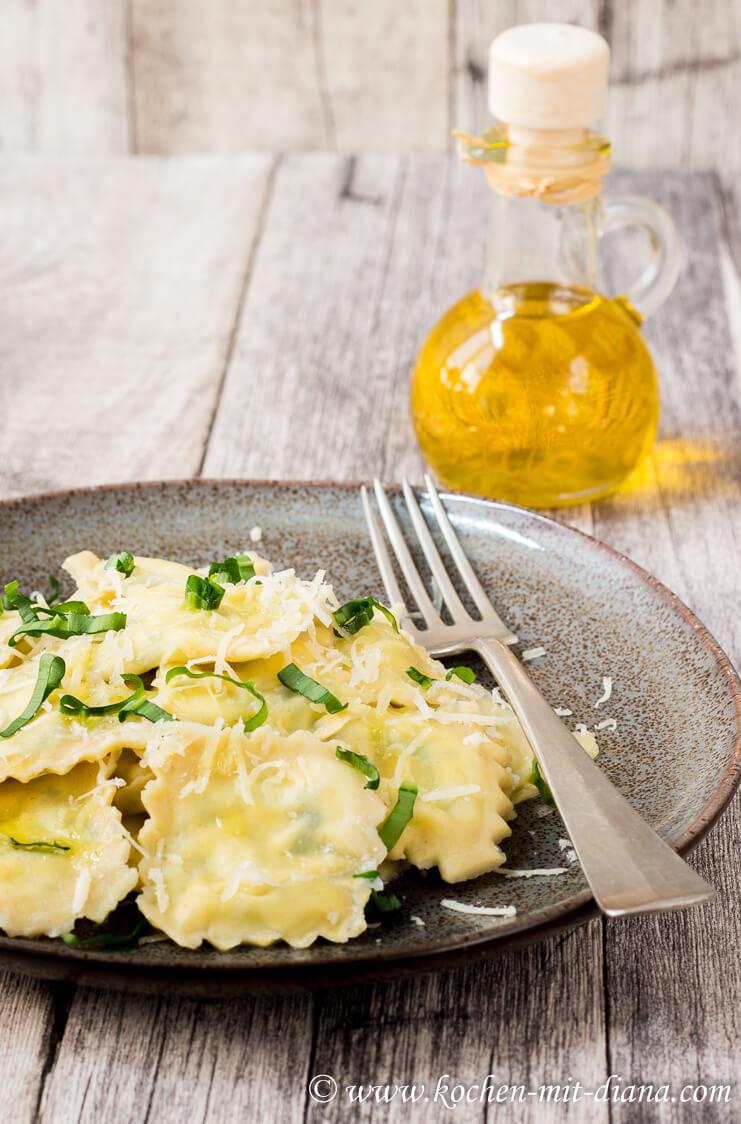 Rezeptbild: Ravioli mit Bärlauchfüllung