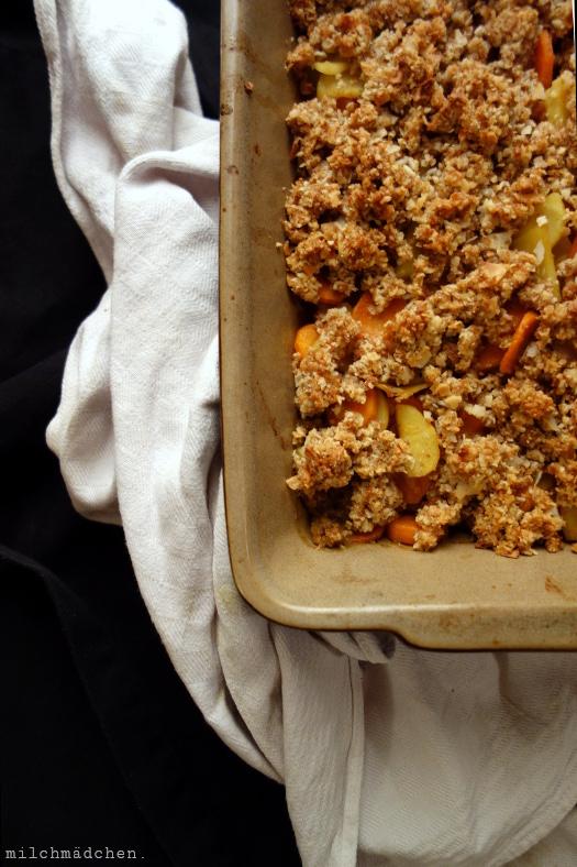 Rezeptbild: Möhren-Pastinaken-Kokoscrumble