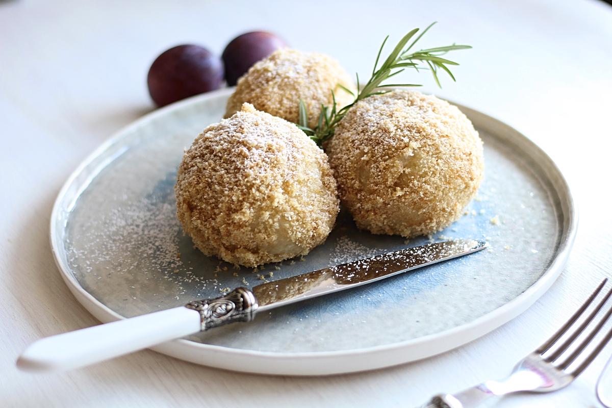 Rezeptbild: Vegane Zwetschgenknödel mit Mohnkern