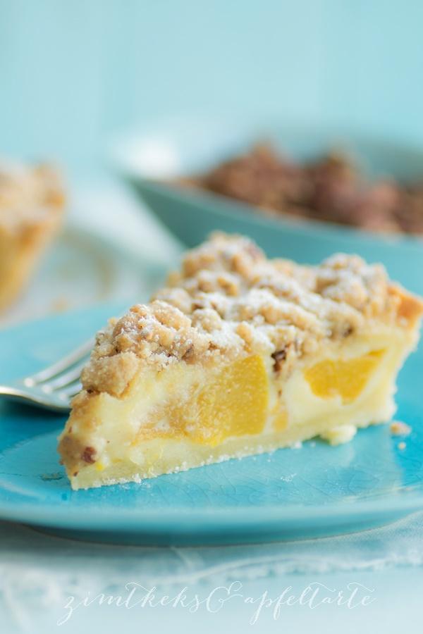Rezeptbild: Pfirsich-Schmand-Pie mit Pekan-Streuseln