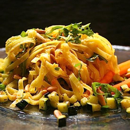 Rezeptbild: Pasta mit Karottenpesto und Thymianzucchini
