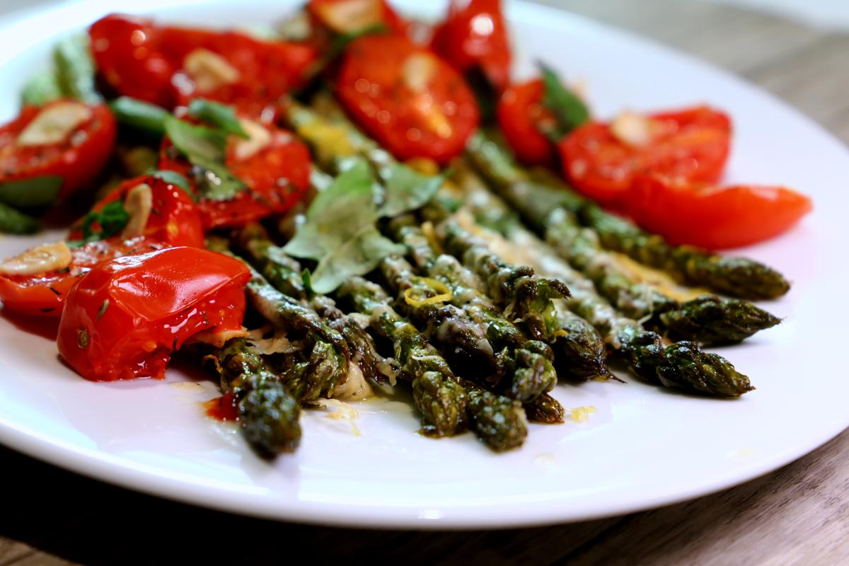 Rezeptbild: Gratinierter Ofenspargel