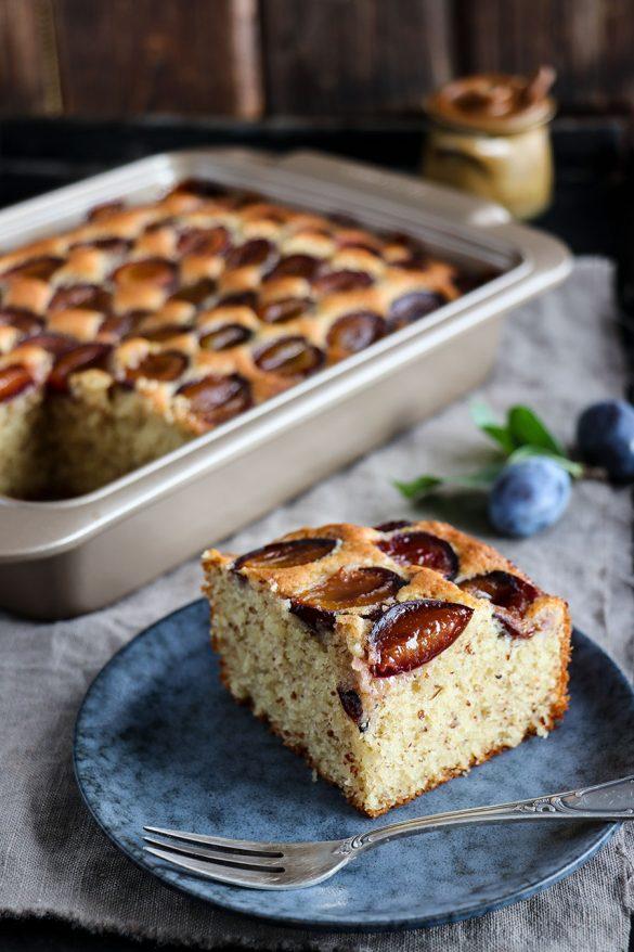Rezeptbild: Einfaches Rezept für saftigen Zwetschgen Blechkuchen ohne Hefe