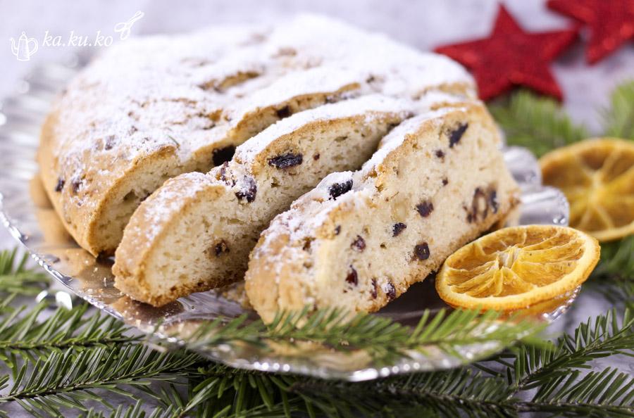 Rezeptbild: Früchtestollen mit Marzipan, Sauerkirschen und Cranberries
