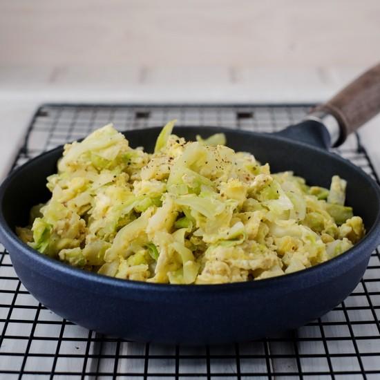 Rezeptbild: Spitzkohl mit Rührei