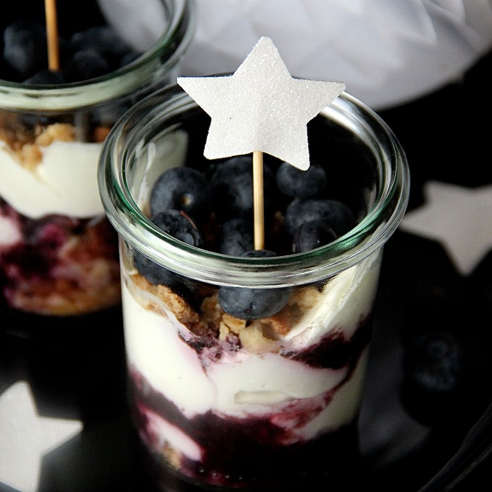 Rezeptbild: Blaubeer-Joghurt-Törtchen im Glas