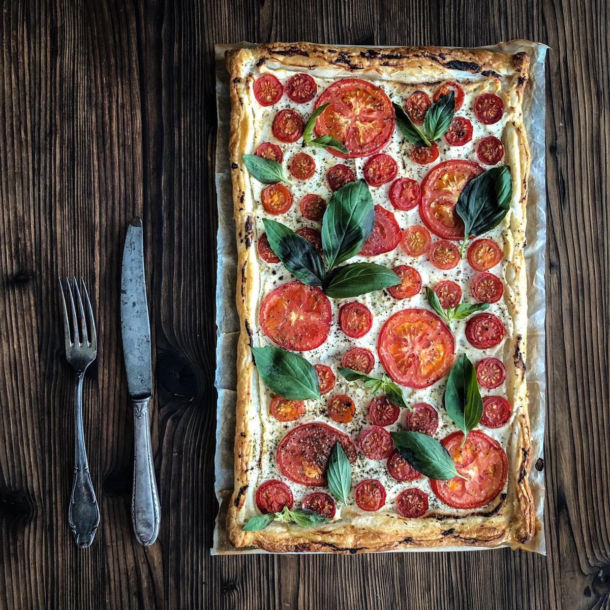 Rezeptbild: TOMATEN TARTE – SCHNELL UND EINFACH