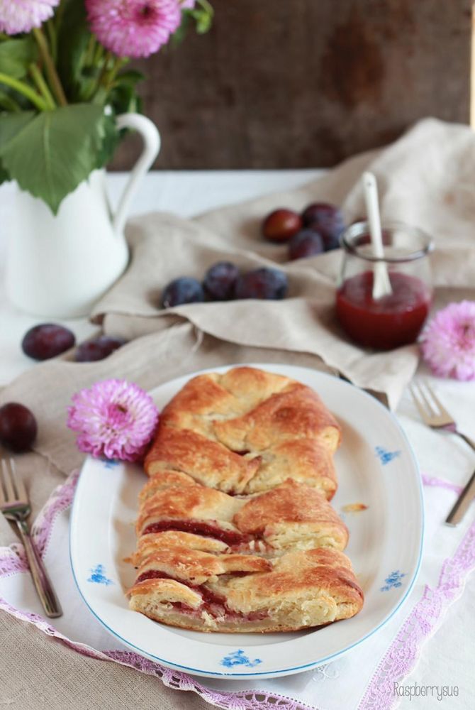 Rezeptbild: Pflaumen-Mandel-Plunder