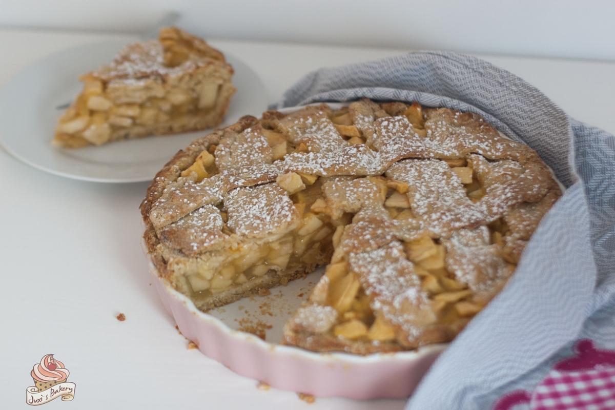 Rezeptbild: Apfelkuchen gedeckt