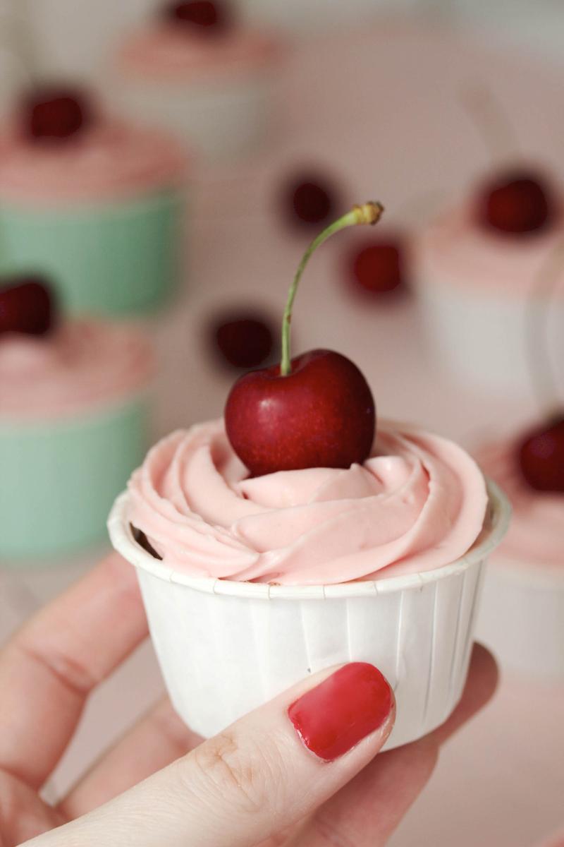 Rezeptbild: Brownie-Kirsch-Cupcakes
