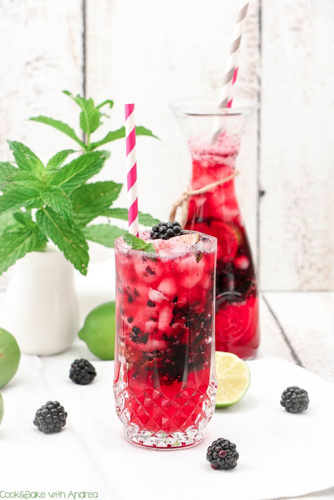 Rezeptbild: Blaubeer-Mojito mit Minze