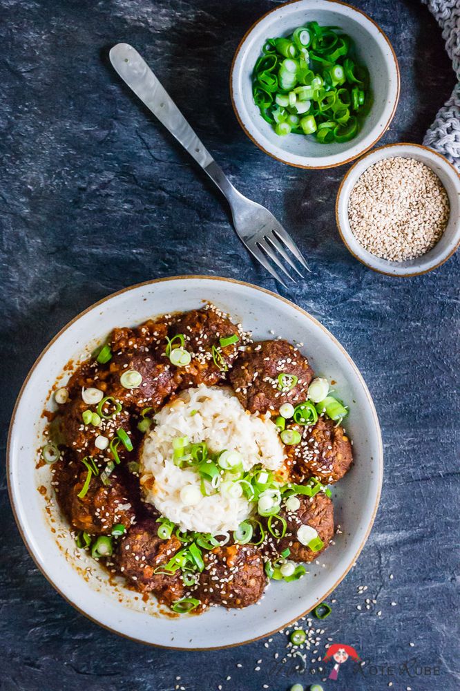 Rezeptbild: Linsenklöße mit würziger Dattelsauce 