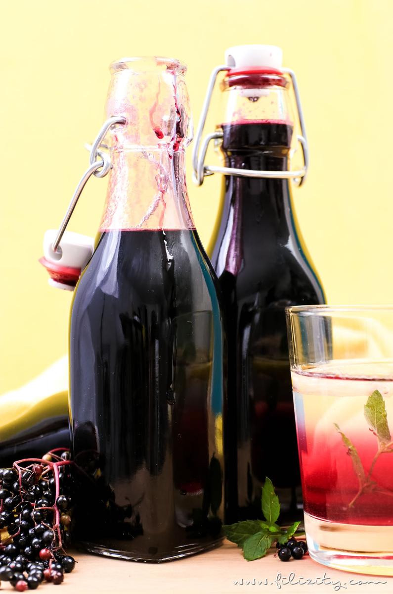 Rezeptbild: Holundersirup / Fliederbeersirup