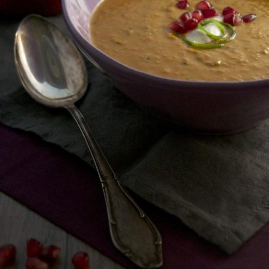 Rezeptbild: Curry-Linsensuppe mit Granatapfel