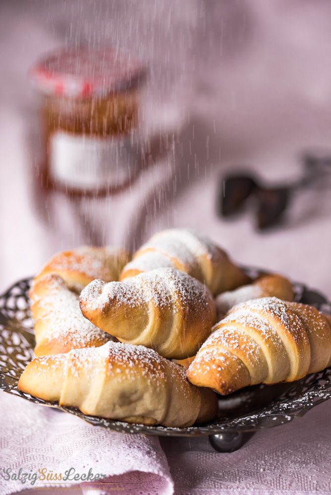 Rezeptbild: Butterhörnchen - mit drei Bissen sind sie weg