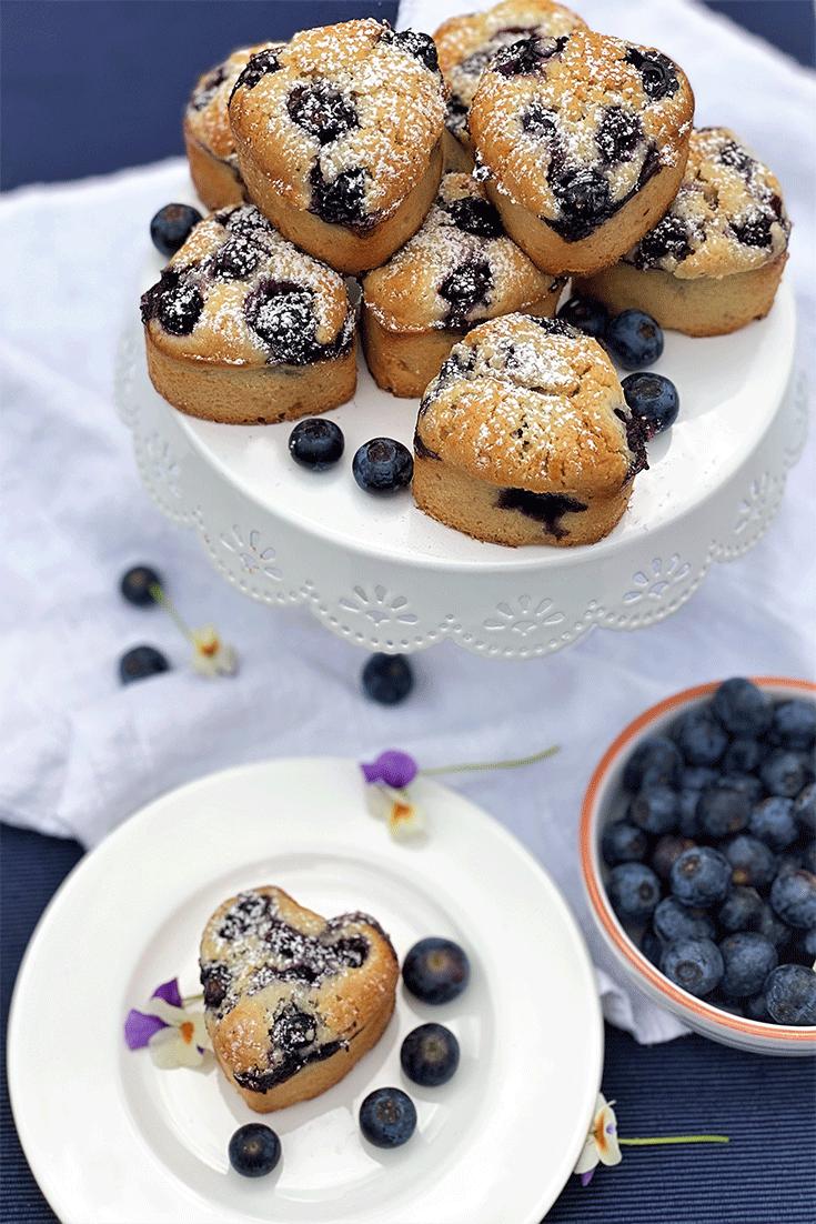 Rezeptbild: Financiers aux myrtilles – Kleine Mandelkuchen mit Blaubeeren aus Frankreich