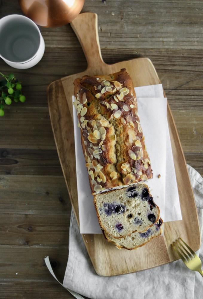 Rezeptbild: Gesunder Spekulatius-Kuchen mit Heidelbeeren