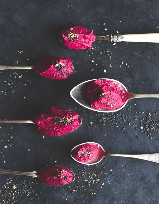 Rezeptbild: Rote Bete Hummus mit Zatar