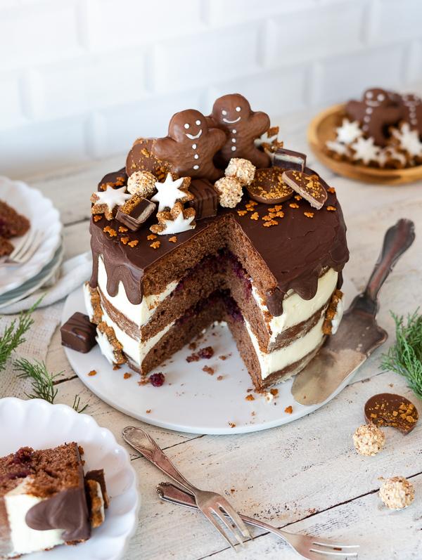 Rezeptbild: Lebkuchen-Preiselbeer Drip Cake