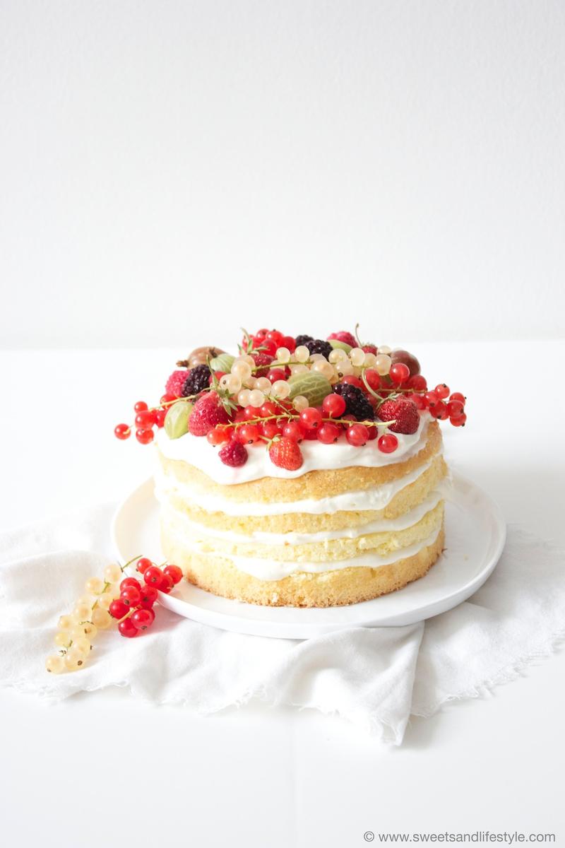 Rezeptbild: Naked Cake mit Beeren