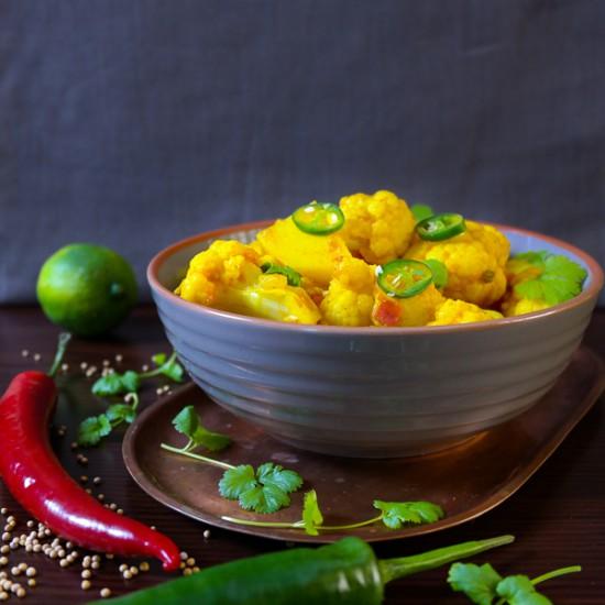 Rezeptbild: Alu Gobi {Blumenkohl-Kartoffel-Curry}