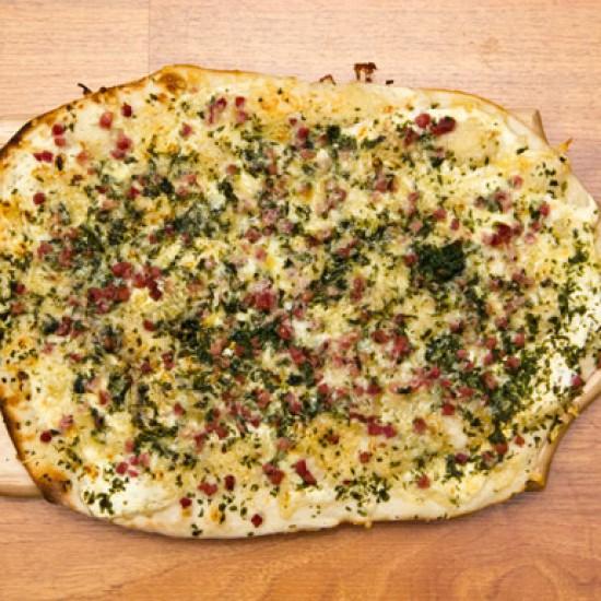 Rezeptbild: Radebeuler Flammkuchen