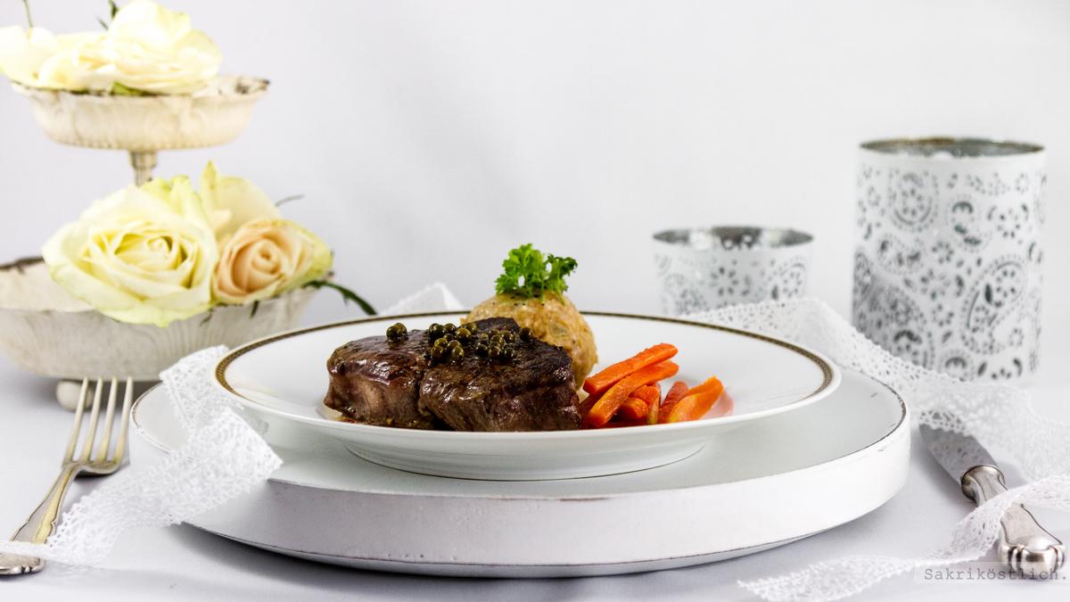 Rezeptbild: Steaks in Pfefferrahmsauce