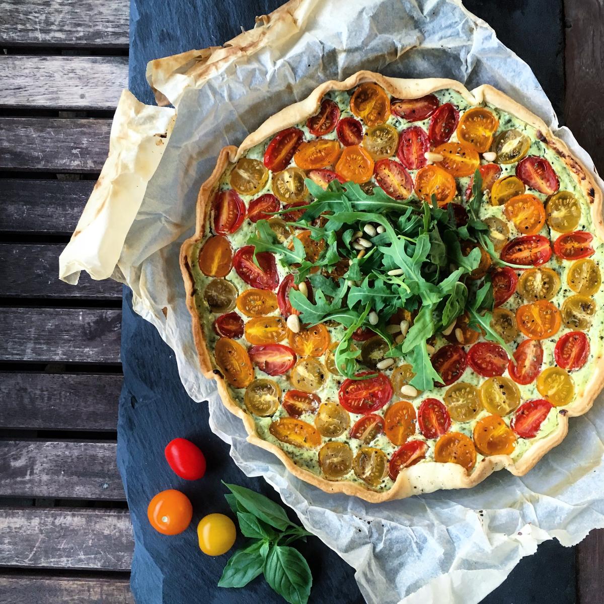 Rezeptbild: TOMATEN RICOTTA BASILIKUM TARTE