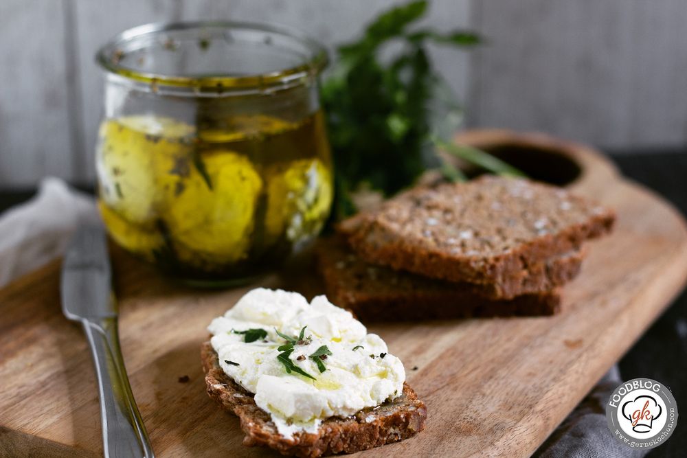 Rezeptbild: Eingelegte Frischkäsebällchen