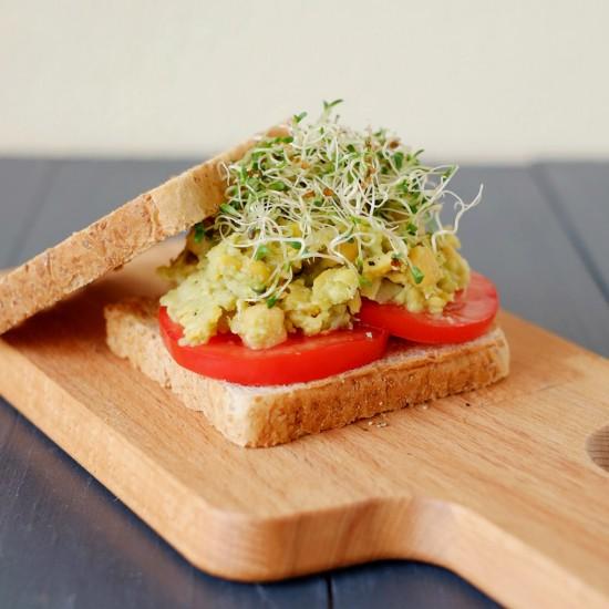 Rezeptbild: Avocado-Kichererbsen-Sandwich