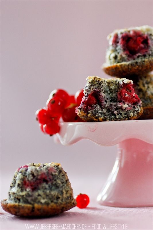 Rezeptbild: Johannisbeer-Mohn-Gugl in Mini-Version