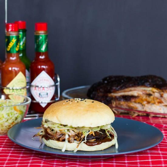 Rezeptbild: Pulled Pork Burger aus dem Ofen