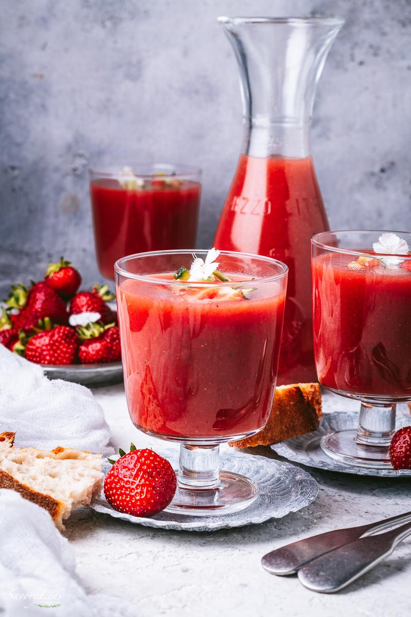 Rezeptbild: Sommerliche Erdbeer-Tomaten-Gazpacho
