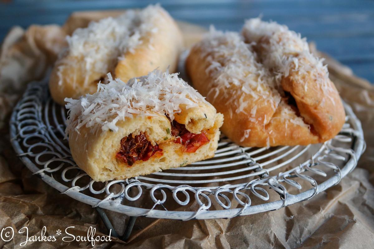 Rezeptbild: Herzhafte Quarkstollen