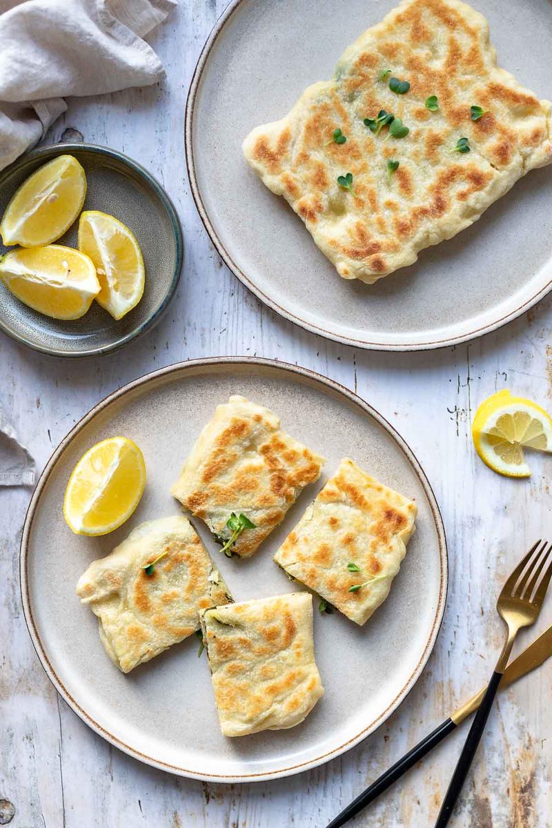 Rezeptbild: Gözleme mit Spinat und Feta – Gefülltes Fladenbrot-Rezept