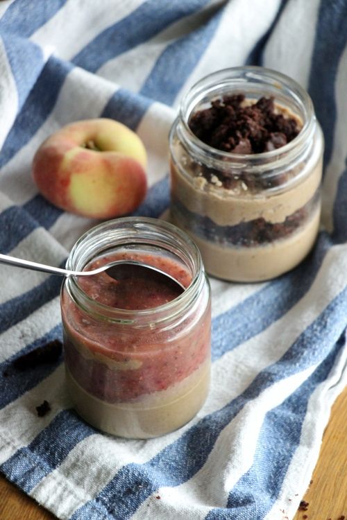 Rezeptbild: Schoko Panna cotta mit Browniestückchen oder Pfirsichmus