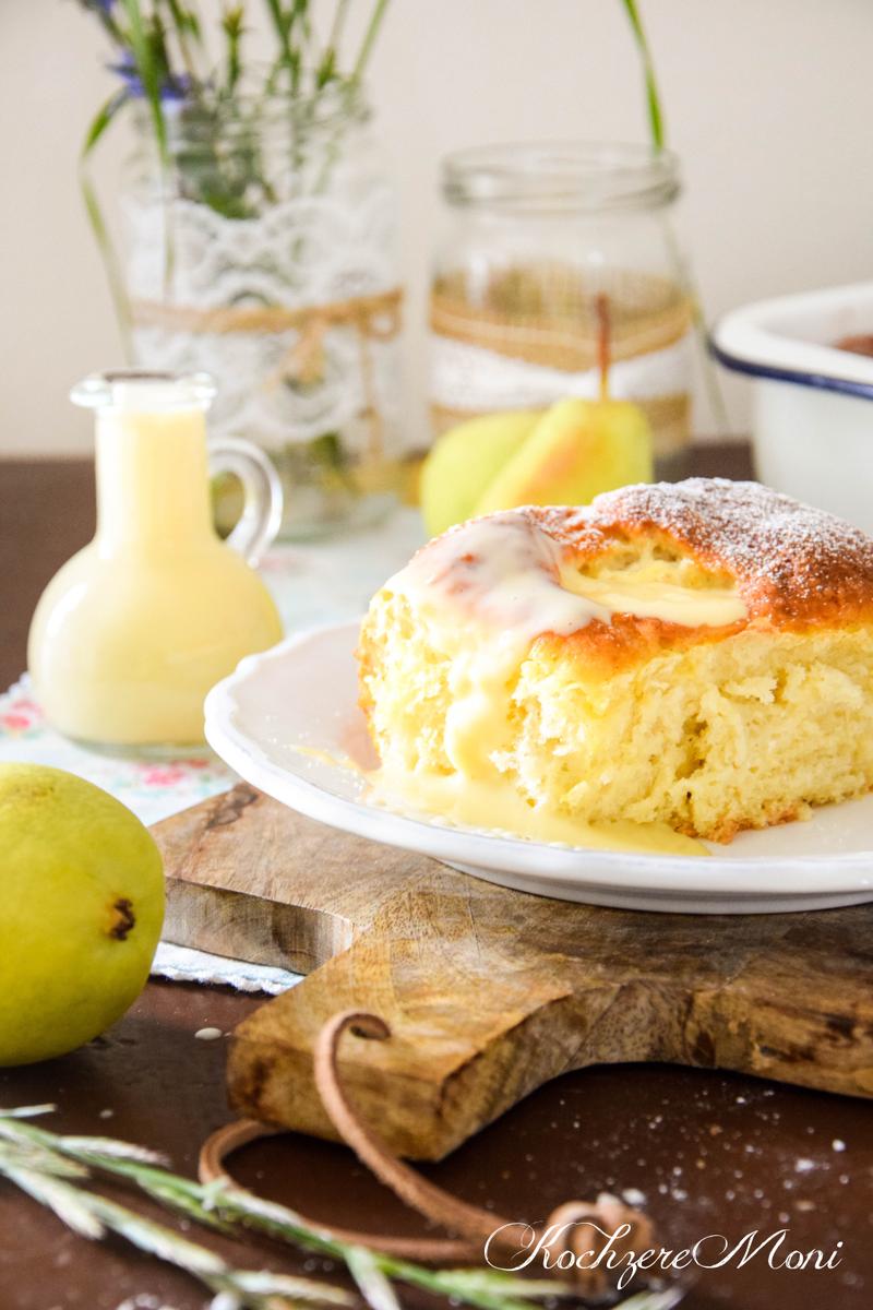 Rezeptbild: Buchteln mit Birnen Quark Füllung