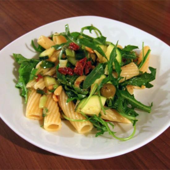 Rezeptbild: Zucchini-Rucola-Nudelsalat