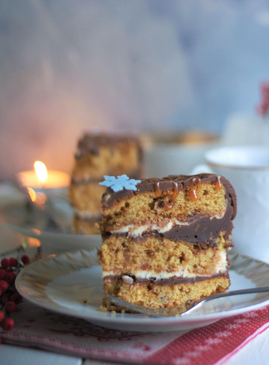 Rezeptbild: Schokoladige Erdnussbutter-Karamell-Torte