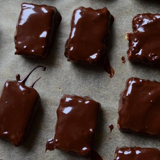 Rezeptbild: Miso-Karamell auf Sesam-Shortbread