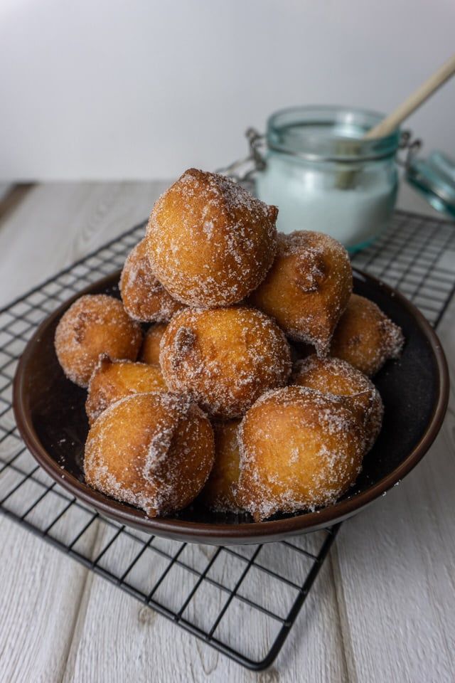 Rezeptbild: Omas Quarkbällchen – locker, luftig und wie vom Bäcker