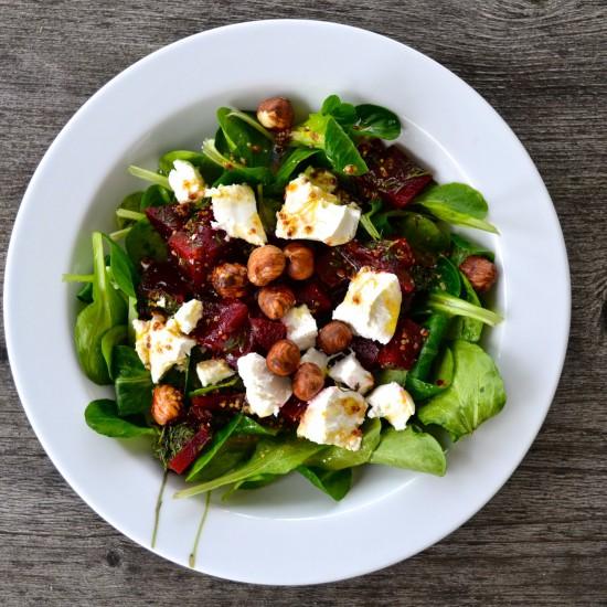 Rezeptbild: Feldsalat mit Roter Bete und Ziegenkäse