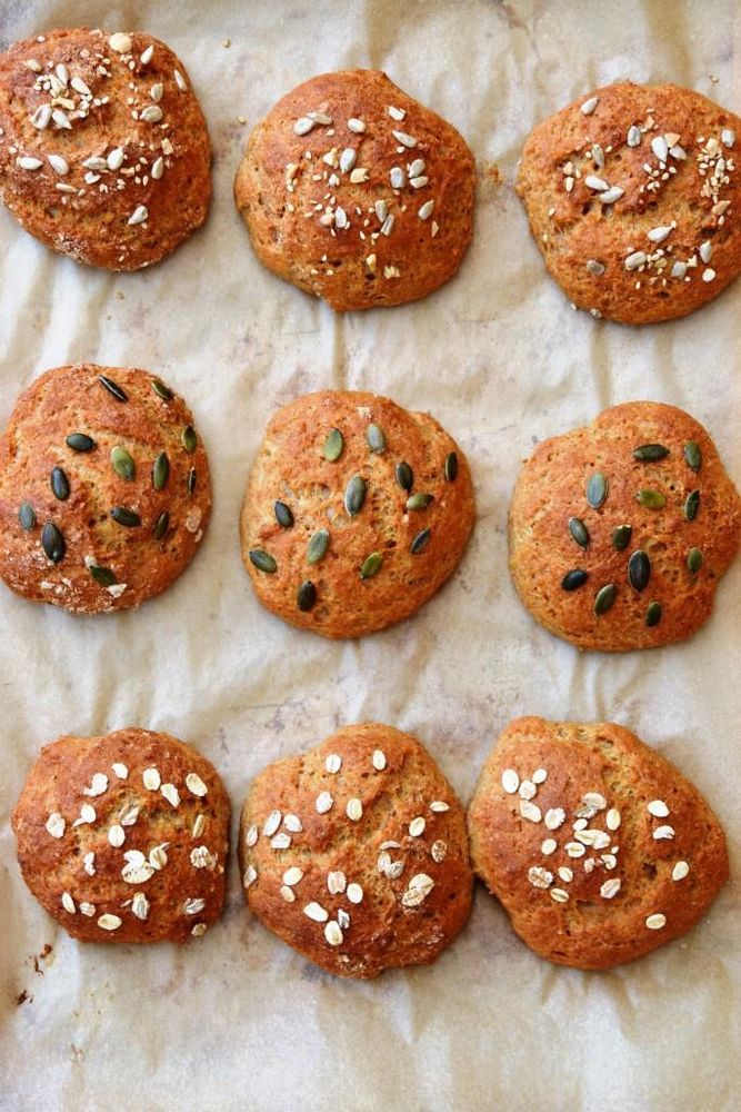 Rezeptbild: Schnelle Dinkel-Skyr-Brötchen ohne Hefe (in 30 Minuten auf dem Tisch)