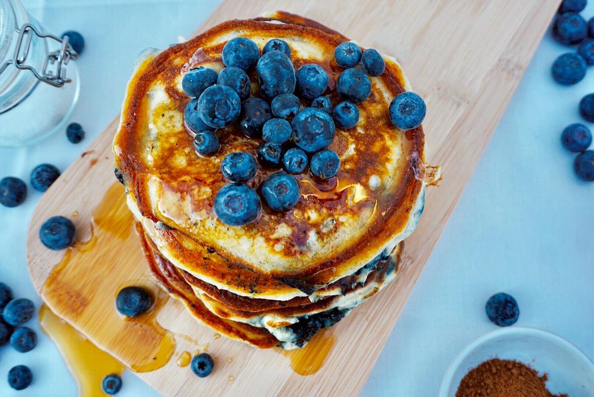 Rezeptbild: Blueberry Pancakes Rezept – der echte amerikanische Frühstückstraum